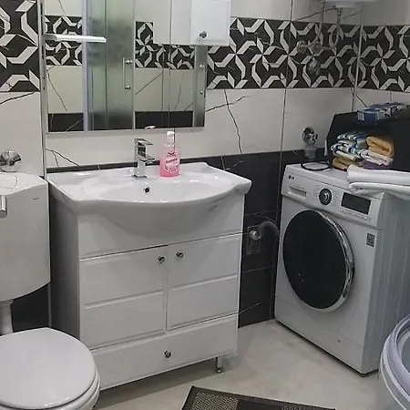 Lägenhet Apartman Ami 2
